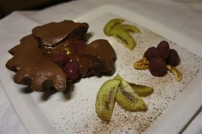 Шоколадное муале с малиной и имбирем