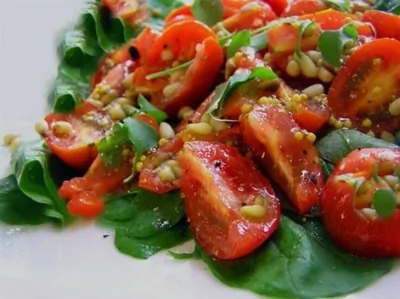 Салат из шпината с пармезаном