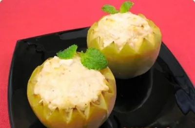 Фаршированные яблоки с курицей