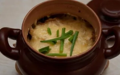 Свинина в горшочках