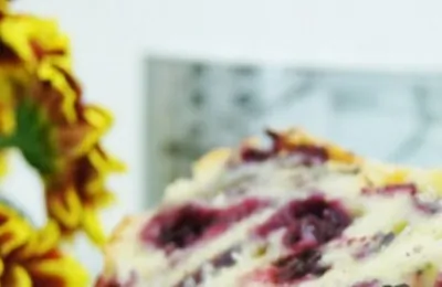 Кекс с черной смородиной