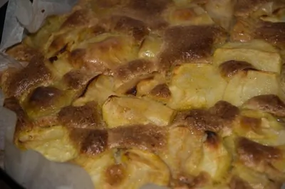 Яблочная шарлотка с манкой