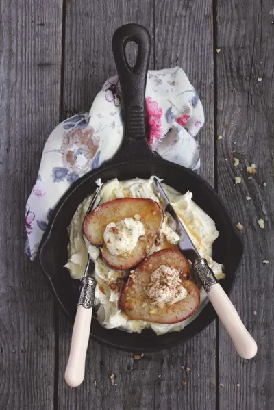 Груши с кремом из маскарпоне