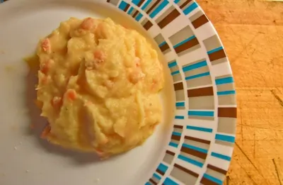 Картофельное пюре с конкасе из помидоров и розмарином