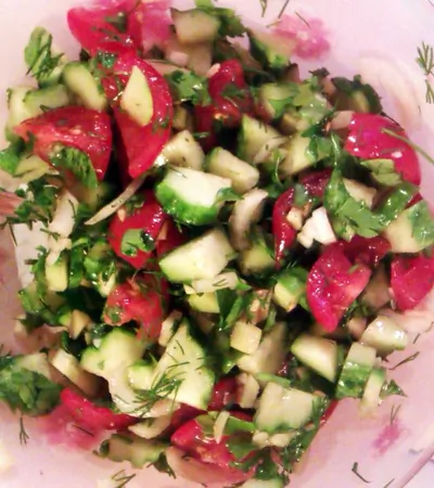 Свежий пряный салат