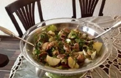 Салат нисуаз с фасолью и перепелиными яйцами