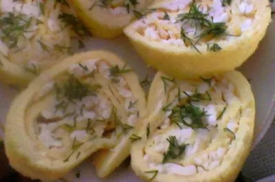 Яичный рулет с грецкими орехами