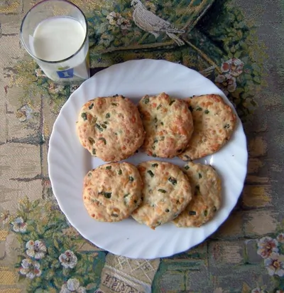 Сырные лепешки с зеленью