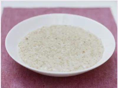 Овсяная каша с яблоками