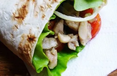 Шаурма с индейкой и овощами