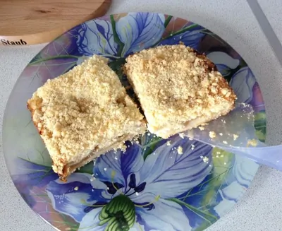 Песочный пирог с творогом и яблоками