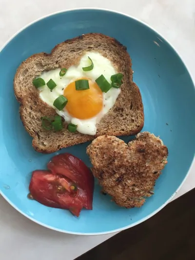Яичница по французски в хлебе