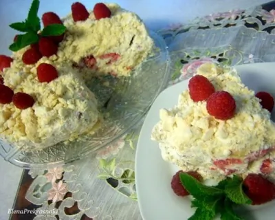 Торт безе с малиной