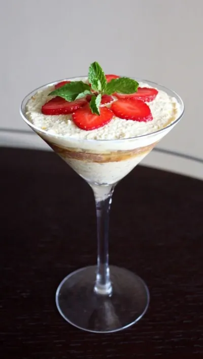 Творожный трифл с яблоками и корицей