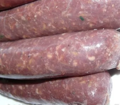 Пряные мясные домашние колбаски