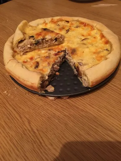 Лоранский пирог с курицей и грибами