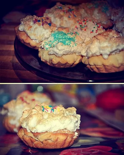 Маффины с глазурью из белкового крема