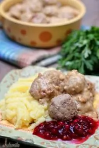 Шведские тефтели с соусом «Брюн Сос» (Brunsås)