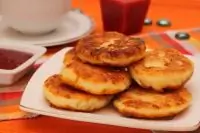 Творожно–яблочные блины с корицей