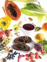 Тапенад из черных и зеленых оливок, анчоусов и инжира