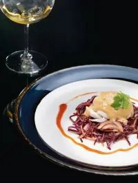 Салат из капусты и курицы в китайском стиле