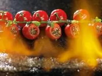 Помидоры черри с бальзамическим соусом