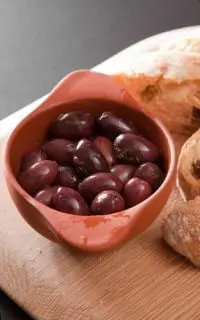 Оливки с чесноком и орегано