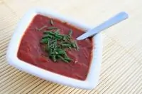 Французская салатная заправка с томатным соком и тимьяном