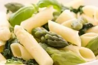 Пенне со спаржей в лимонно-сливочном соусе