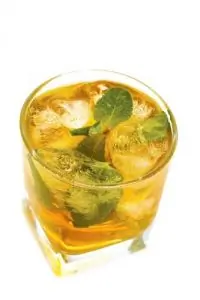 Холодный мятный зеленый чай с саке