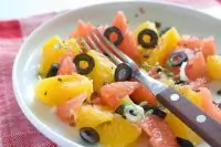 Апельсиновый салат с маслинами