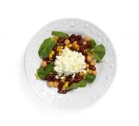 Фасоль, нут и кукуруза с зерненым творогом и мятой