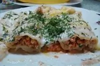 Каннеллони с мясной начинкой под соусом бешамель