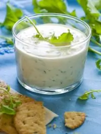 Сливочный соус из феты с мятой