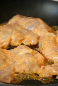 Ароматный йогуртовый маринад со специями для курицы