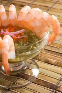 Зеленая сальса из томатилло и авокадо