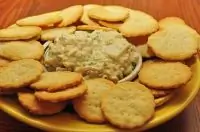 Кремовый дип из крабового мяса с лимонной цедрой