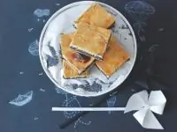 Маковый пирог с миндальной пудрой