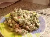 Оливье со свежими огурцами
