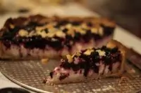 Чернично-вишневый пирог