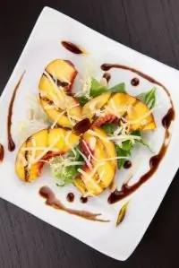 Персики на гриле