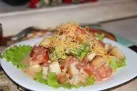 Салат с сухариками «Цезарь»