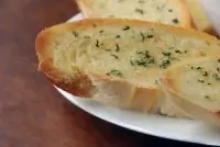 Чесночные тосты с петрушкой