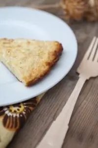 Яблочная фриттата с чеддером