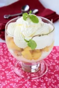 Жареные груши и айва с мандариновой цедрой