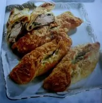 Куриное филе в слоеном тесте