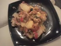 Мясо с овощами под сливочно-сырным соусом