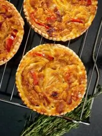 Киш с луком