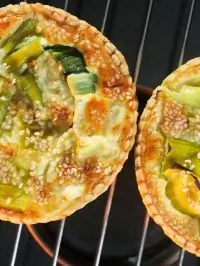 Киш с луком-пореем