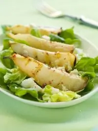 Печеные груши с сыром пекорино и карамельным соусом